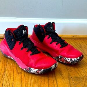 UA basketball shoes 7Y